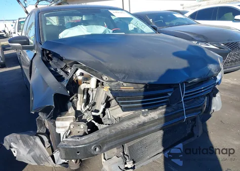 2014 Volkswagen Jetta 1.8T Se z USA, uszkodzony, nr VIN 3VWD17AJ5EM289229